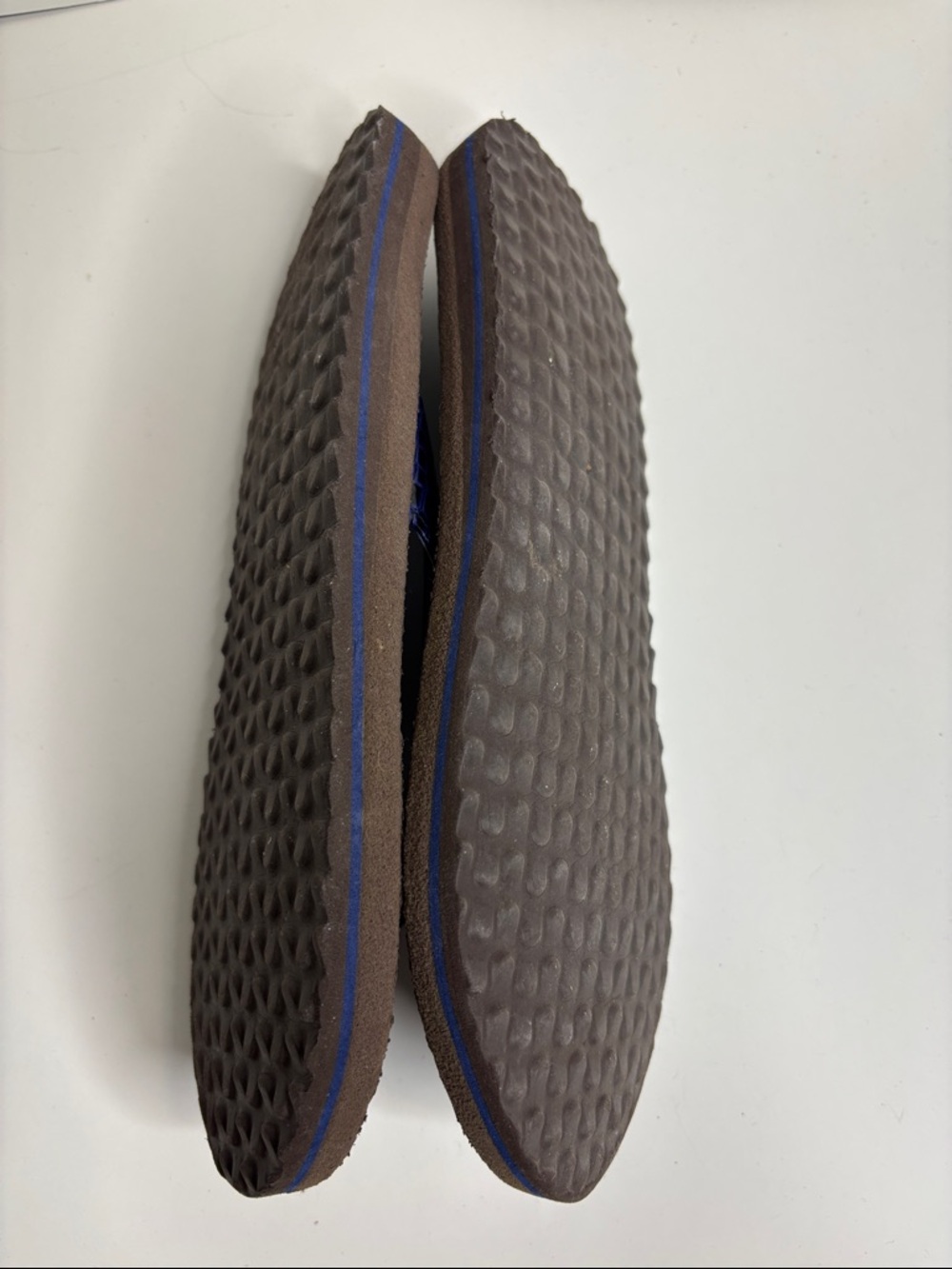 Savvy size 10 Women's Blue Croc-Texture Flip Flop Sandals - Picture 5 of 9